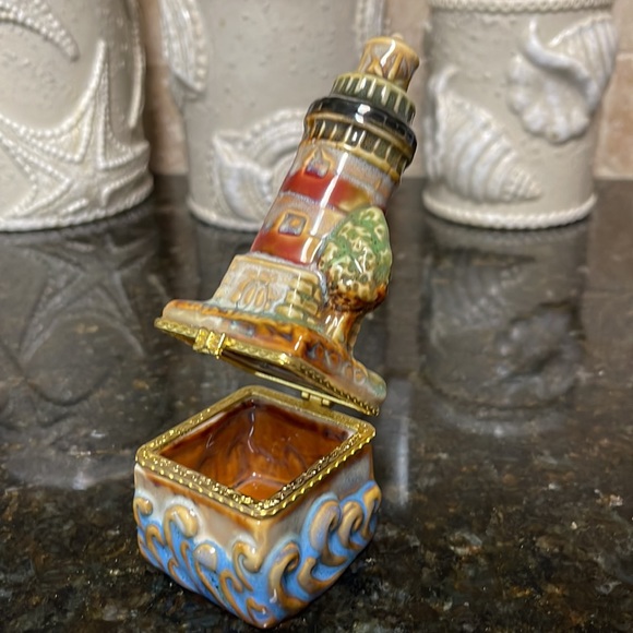 Trinket Lighthouse - Picture 3 of 4